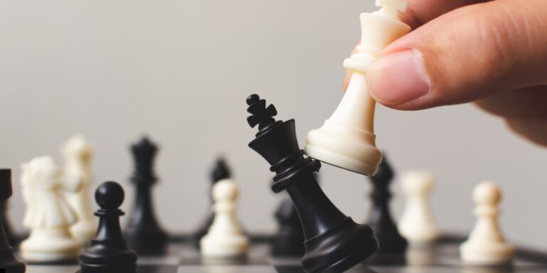 Is there a 100 move rule in chess?