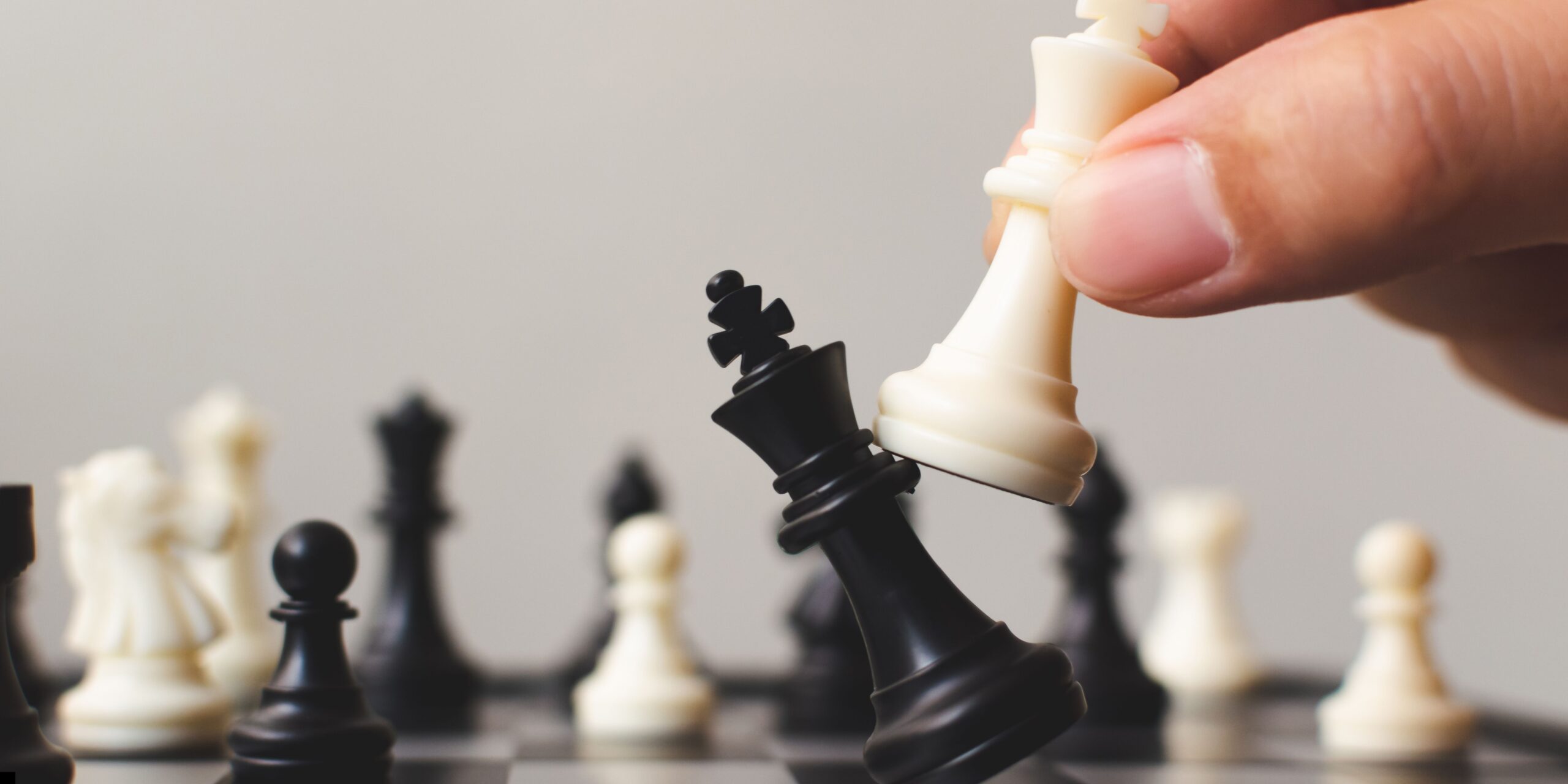 Is there a 100 move rule in chess?